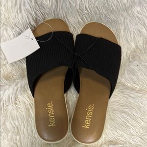 Kensie Black and Tan Minimalist Slide Sandals